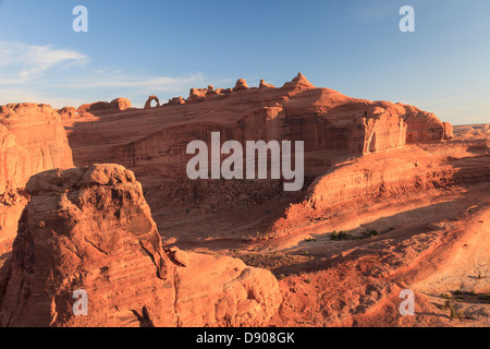 USA, Utah, Moab, Arches National Park, Delicate Arch de vue inférieur Banque D'Images