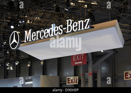 Logo automobile mercedes-benz Banque D'Images