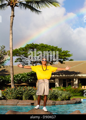 Membre de l'équipe arc-en-ciel au-dessus de l'hôtel Westin Kaanapali Ocean Resort Villas sur l'île de Maui Banque D'Images