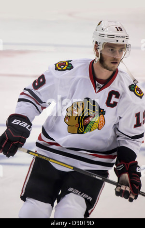 Blackhawks de Chicago Jonathan Toews L'échauffement lors de la Finale de l'ouest de la LNH 2012-13 Banque D'Images