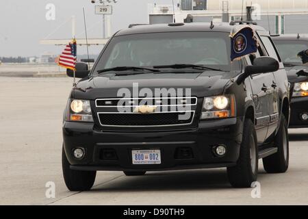 Los Angeles, Californie, États-Unis 7 Juin 2013.Le Président Obama visite Los Angeles pour les levées le 7 juin 2013 à l'Aéroport International de Los Angeles , Los Angeles, CA.USA Crédit : ZUMA Press, Inc./Alamy Live News Banque D'Images