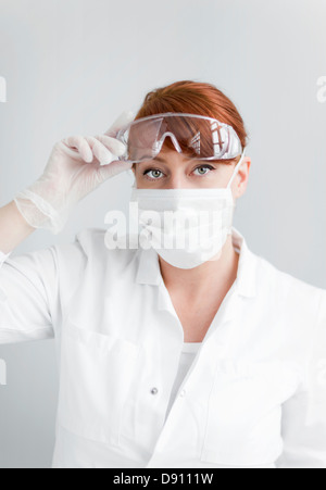 Female scientist in laboratory Banque D'Images