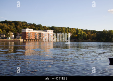 Nouvel immeuble résidentiel à Potsdamer Havel Banque D'Images
