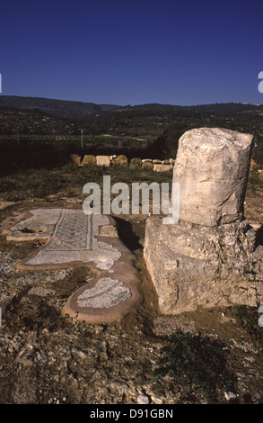 Mosaïque antique ruines à la périphérie de Kibbutz Hanita dans la région de Galilée dans le nord d'Israël Banque D'Images