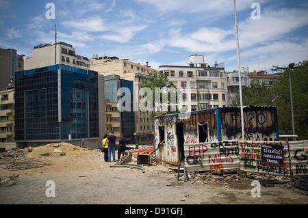 Istanbul, Turquie. 8 juin, 2013. Vue générale de la zone où ils ont été avait commencé les travaux qui ont mené les premières manifestations. Pendant plusieurs jours la vie est passé dans le camp de Gazi Park à Istanbul depuis le début des manifestations contre les excès de l'action de la police contre les protestant contre la coupe à blanc des arbres. Crédit : Jordi Boixareu/Alamy Live News Banque D'Images