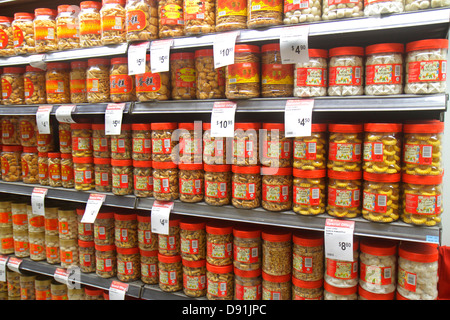 Singapour,Orchard Road,Plaza Singapura,shopping shopper shoppers magasins marché marchés achats vente, magasin de détail magasins d'affaires bus Banque D'Images