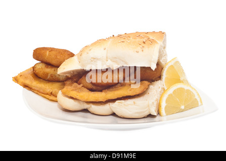 Sandwich avec panelle et crocchette sur fond blanc de la cuisine sicilienne typique. Banque D'Images