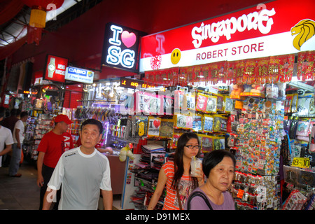 Singapour,Bugis Street,shopping shopper shoppers magasins marché marchés achats vente,magasin de détail magasins entreprises commerciales,magasins,v Banque D'Images