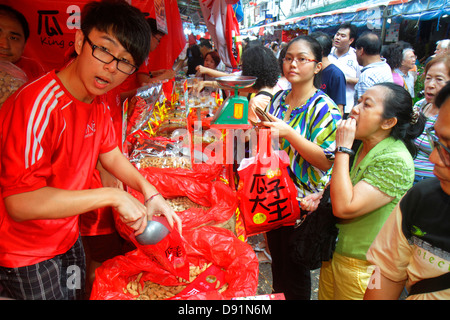 Singapour,Chinatown,shopping shopper shoppers magasins marché marchés marché achats vente,magasin de détail magasins entreprises commerciales,asiatique Banque D'Images