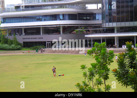 Singapour Université nationale de Singapour nus,ville universitaire,école,étudiants campus,homme asiatique hommes,Centre de ressources pédagogiques,centre,Sing Banque D'Images