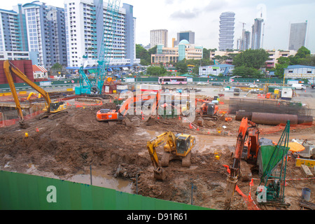 Singapour,Jalan Besar,Rochor MRT Station,métro,transport en commun,sous un nouveau chantier de construction de bâtiment, ville horizon paysage urbain,skysr Banque D'Images