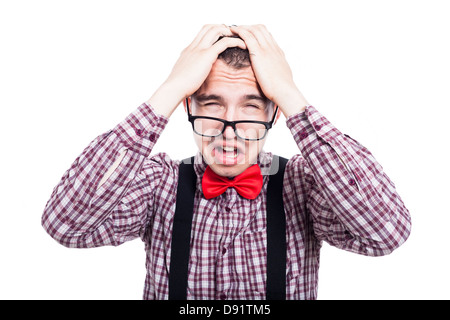 Malheureux jeune homme nerd, isolé sur fond blanc Banque D'Images