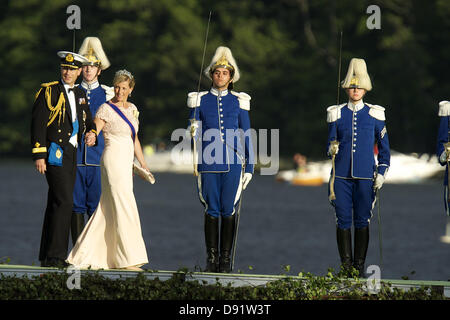 Stockholm, l'Espagne. 8 juin, 2013. Le prince Edward, comte de Wessex et Sophie, comtesse de Wessex, assister à la soirée après le banquet de mariage de la Princesse Madeleine de Suède et Christopher O'Neill hébergé par le Roi Carl Gustaf et la reine Silvia XIV à Drottningholm Palace le 8 juin 2013 à Stockholm, Suède. (Crédit Image : Crédit : Jack Abuin/ZUMAPRESS.com/Alamy Live News) Banque D'Images