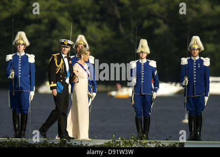 Stockholm, l'Espagne. 8 juin, 2013. Le prince Edward, comte de Wessex et Sophie, comtesse de Wessex, assister à la soirée après le banquet de mariage de la Princesse Madeleine de Suède et Christopher O'Neill hébergé par le Roi Carl Gustaf et la reine Silvia XIV à Drottningholm Palace le 8 juin 2013 à Stockholm, Suède. (Crédit Image : Crédit : Jack Abuin/ZUMAPRESS.com/Alamy Live News) Banque D'Images