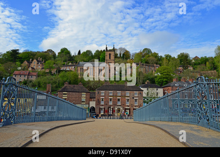 Vue sur le village du pont de fer, Ironbridge, Ironbridge, Shropshire, Angleterre, Royaume-Uni Banque D'Images