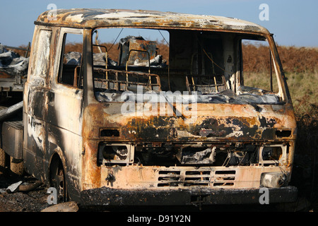 Les vestiges d'une chariot sur une route rurale, le chariot a été convertie en un camping-car. Décembre 2004 Banque D'Images