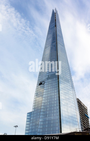 Le Shard - (aka tesson de verre, le Shard London Bridge, et anciennement London Bridge Tower) Côté nord, plus de la Station London Bridge Banque D'Images