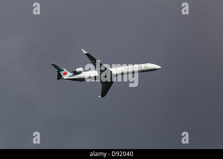 Bombardier CRJ705, C-FUJZ, Air Canada Express sur Ottawa, Canada, 29 mai 2013 Banque D'Images