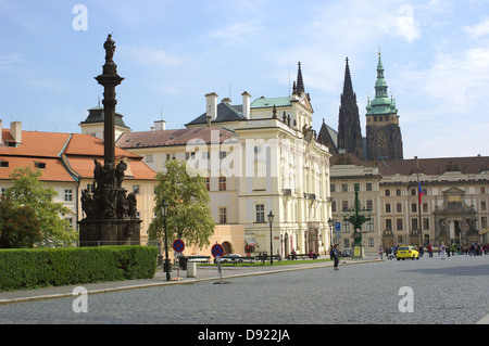 Prague Hradcany Castle St Vitus Cathedral Palais de l'archevêque en République Tchèque Banque D'Images