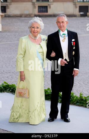 Stockholm, Suède. 8 juin, 2013. La princesse Christina et son mari Tord Magnuson de Suède arriver pour son mariage avec la princesse suédoise Madeleine à la Chapelle du Palais Royal de Stockholm, Suède, 8 juin 2013. Photo : Patrick van Katwijk / Pays-Bas ET LA FRANCE ; Banque D'Images