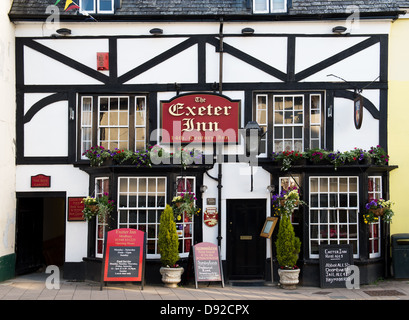 L'Exeter Inn, Modbury High Street. Devon, Angleterre Banque D'Images
