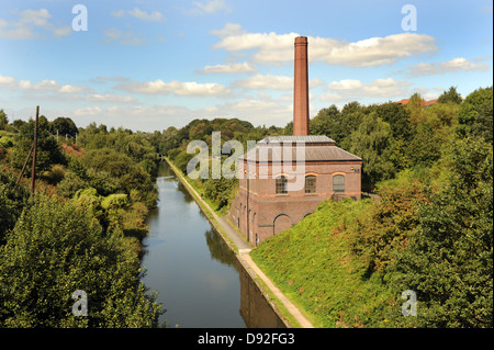 La nouvelle station de pompage à Smethwick Sandwell et le nouveau canal de ligne principale de Birmingham Banque D'Images