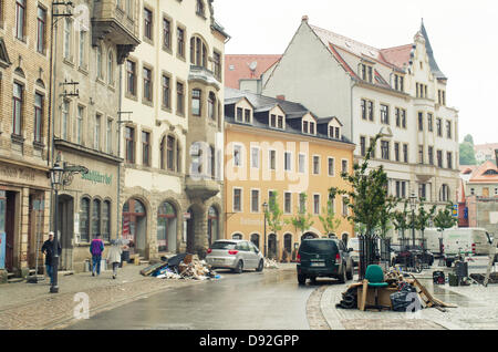 Meissen, Saxe, Allemagne, 9 Jun 2013.- nettoyage de Messen ville en Saxe d'Allemagne. Elbe avait inondé la ville de Meissen en Saxe et quelques autres villes le long de la rivière Elbe. Credit : kmt rf/Alamy Live News Banque D'Images