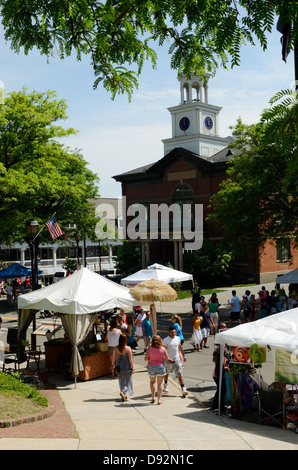 Les gens d'artisanat vendeur tentes à Canal jours juste à Fairport, New York, États-Unis Banque D'Images