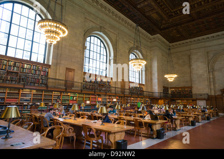 Partie de la Rose Salle de lecture principale de la Bibliothèque publique de New York sur la Cinquième Avenue à New York City Banque D'Images