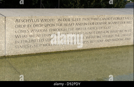 Citation Gravee Dans La Pierre Dans Le Cimetiere D Arlington Memorial Photo Stock Alamy