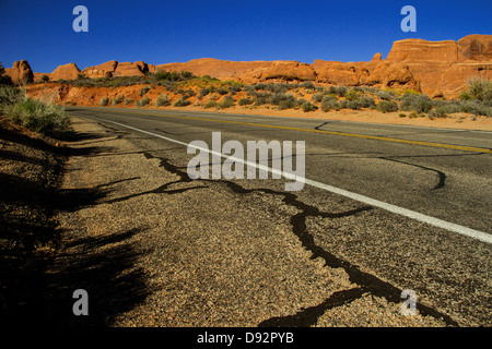 "Arches National Park" route autoroute 'Sunny day' 'Blue Skies' Banque D'Images