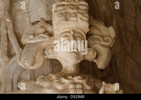 Close Up Vue frontale d'un visage d'un homme Maya, El trône temple, acropole, Ek Balam Site Archéologique, Yucatan, Mexique Banque D'Images