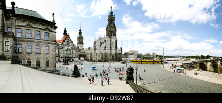 Cour de l'Eglise de Saint Catholique Trinitas Cathédrale et Château Résidence de Dresde, Saxe, Allemagne Banque D'Images