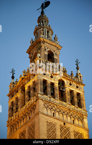 Le clocher, La Giralda, de la Cathédrale de Séville, Espagne Banque D'Images