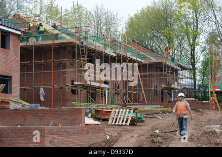 Un chantier de construction de nouvelles maisons sur le développement résidentiel dans les Midlands Banque D'Images