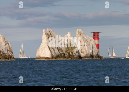 Passé à l'île de Wight Aiguilles Hampshire ensemble spinnaker Banque D'Images