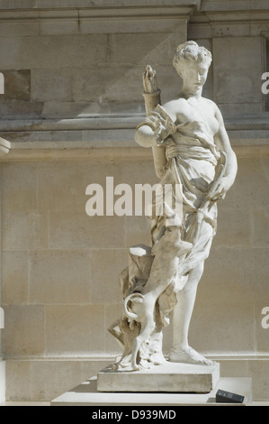 Frémin Compagne de Diane - Compagnon de Diana XVIII ème siècle en marbre sculpture française Ministère - Cour Marly - Musée du Louvre P Banque D'Images