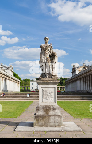 Statue du Roi George II dans les motifs de l'Old Royal Naval College de Greenwich, Londres, Angleterre Banque D'Images