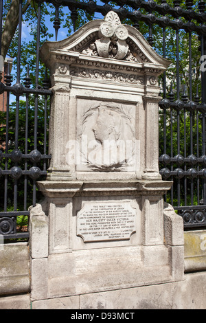 Monument à la limite ouest de la ville de Londres pour la reine Victoria commémorant sa dernière visite en 1900. Banque D'Images