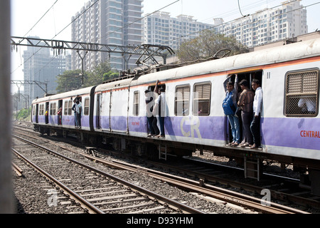 Un train de voyageurs en Inde Banque D'Images