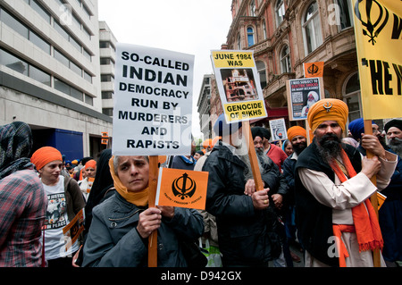 Autour de 15 000 Sikhs Kalistan à Londres pour se souvenir du massacre de 1984 lorsque des milliers de personnes ont été tués lors de l'attaque sur le Temple d'Or Banque D'Images