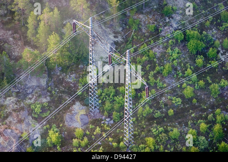 Ligne à haute tension pylône, en Suède. Banque D'Images