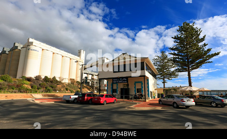 Les silos à grains au port d'expédition de l'Australie du Sud, la péninsule de Yorke Wallaroo Banque D'Images