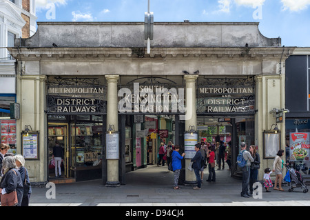 La station de métro South Kensington. Photo par Julie Edwards Banque D'Images