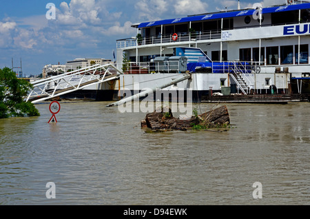 Inondations 2013 Danube Budapest Hongrie Banque D'Images