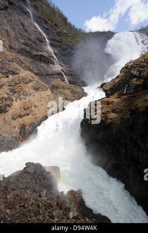 Cascade Kjosfossen en Norvège Banque D'Images