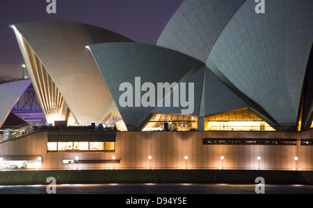 Vue rapprochée de l'Opéra de Sydney vue à partir de la Dame du Président de Macquarie, Sydney, Australie Banque D'Images