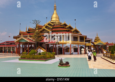 Le Temple de la pagode PHAUNG DAW OO PAYA est le site bouddhiste le plus sacré dans l'État Shan - Lac Inle, MYANMAR Banque D'Images