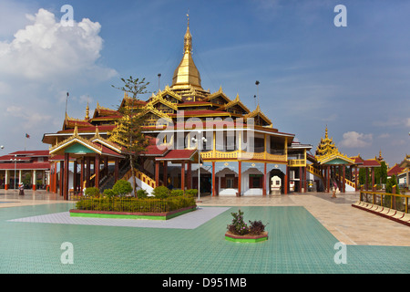 Le Temple de la pagode PHAUNG DAW OO PAYA est le site bouddhiste le plus sacré dans l'État Shan - Lac Inle, MYANMAR Banque D'Images