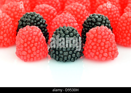 Gelée de fruits bonbons colorés isolated on white Banque D'Images